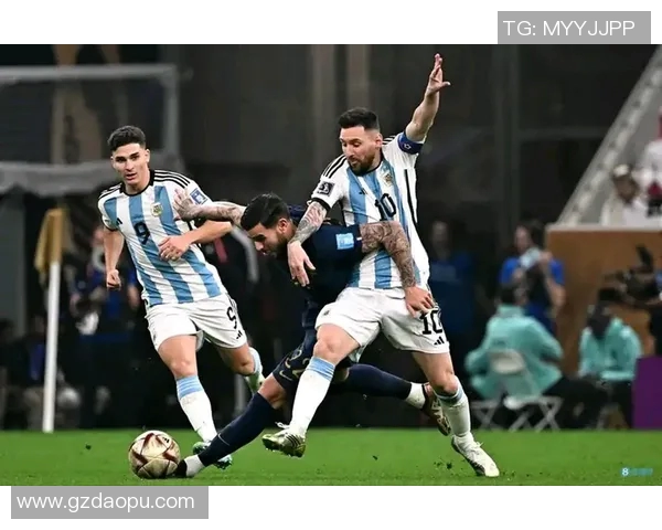 2015年梅西在欧冠对阵曼城的精彩表现与比赛回顾分析