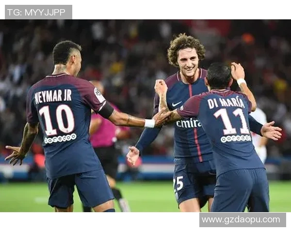 曼联与巴黎次回合精彩对决回放全景解析与战术分析