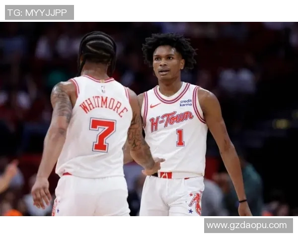 雷霆与勇士激战10月17日赛季前瞻精彩对决值得期待 雷霆与勇士激战10月17日赛季前瞻精彩对决值得期待