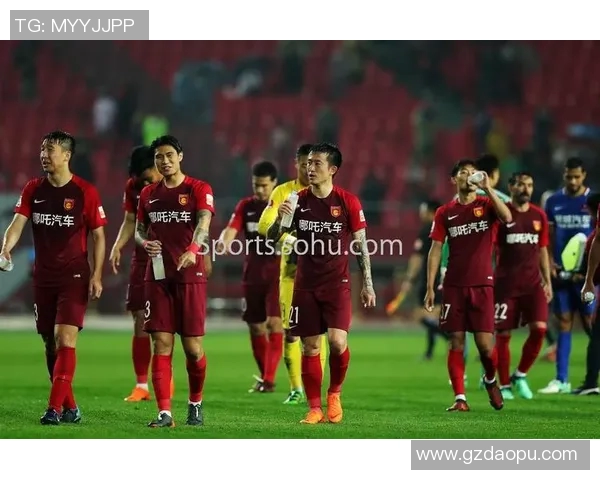 华夏与力帆首发阵容对比分析揭示两队战术布局与实力差距 华夏与力帆首发阵容对比分析揭示两队战术布局与实力差距