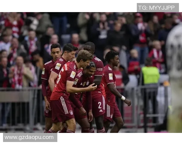 莱万重返老东家引发拜仁球迷愤怒声讨：背叛与忘恩负义的争议之战